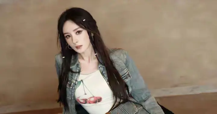穿牛仔服的杨幂