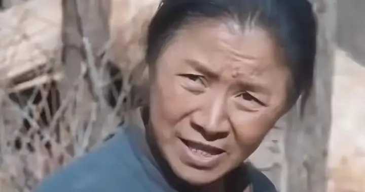 相由心生，如今再看66岁走红的迟蓬，才发现她的面相早就变了