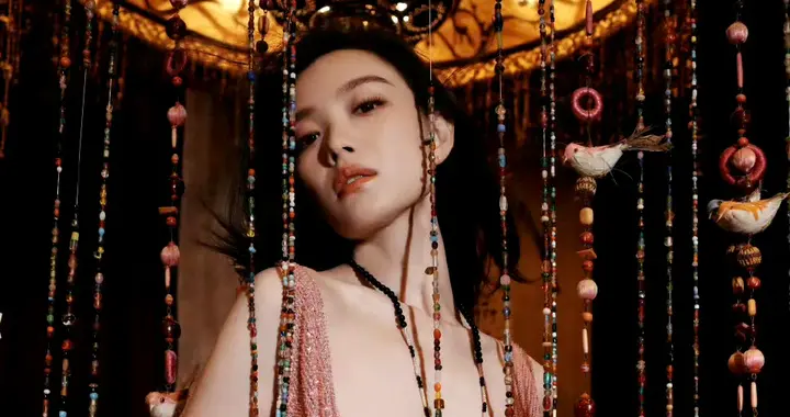 倪妮还是太全面了 这背影没的说 ???