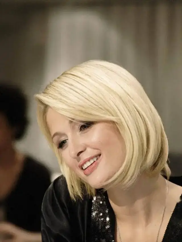 妮基·希尔顿：38岁高龄拼三胎得子，罗斯柴尔德家族有男继承人了