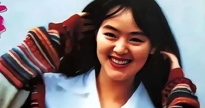 央视著名主持人孙小梅：嫁哈佛海归恩爱22年，如今59岁官宣新身份