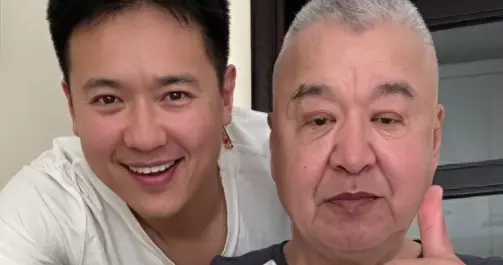 高云翔独自给父亲庆生！下厨煮长寿面好娴熟，生日没做菜吃辣椒酱