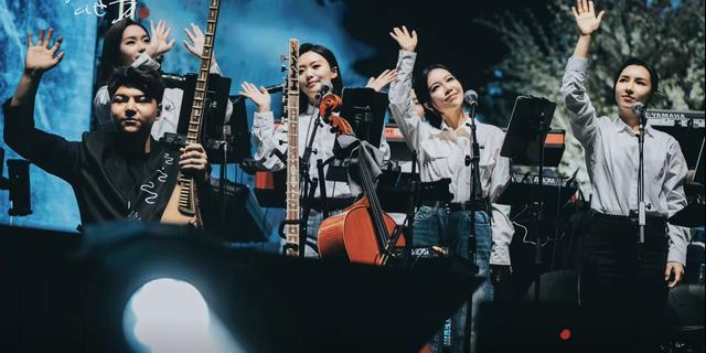 刀郎上海演唱会官方高清图，徐子尧牛仔裤有洞，“四美”首次同台