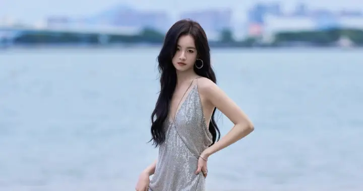 李庚希，甜美少女