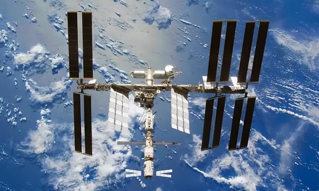 美俄宇航员或回不来？国际空间站又出故障，或和双子座流星雨有关