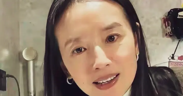 董洁保剑锋罕见同框，茅台助兴喝到脸红，网友：有情况？