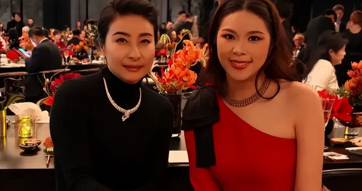 这一夜，珠圆玉润的郭晶晶，秒了内娱一堆“排骨精” 霍启刚有眼光