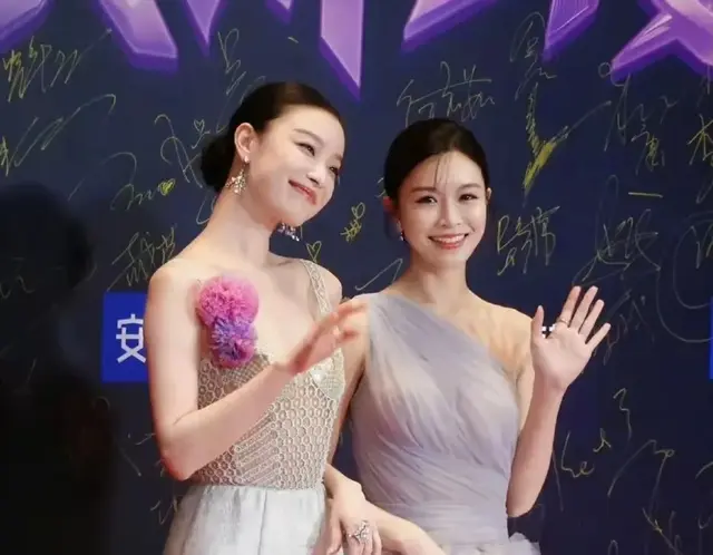 倪妮和文咏珊同框，大家更喜欢哪一个呢？