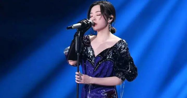 张靓颖陈秋莳同框引热议，稳定感情与事业奋进成焦点