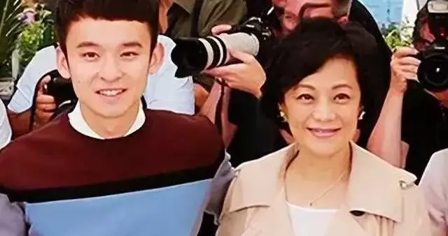 王京花没想到，13年捧不红的儿子董子健，如今却给她狠狠争了口气