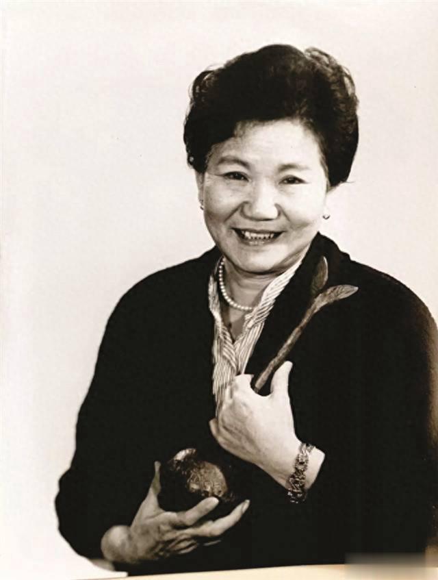 赵丽蓉|1963年，春晚女王赵丽蓉拒绝见主席，主席知道原因后，却连连称赞