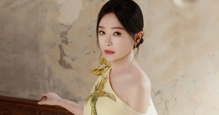 秦岚的穿搭太会了！一套造型一种气质，美到失语