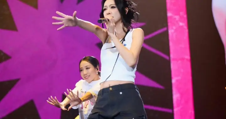 薛凯琪｜冻龄美女绝了，少女感爆棚，黑发适配度满分，颜值暴击