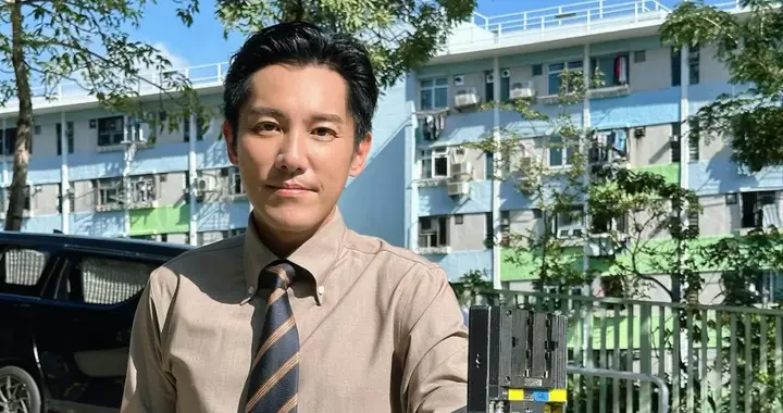 TVB男星离巢后无缘参加颁奖礼，与太太开心庆祝结婚18周年