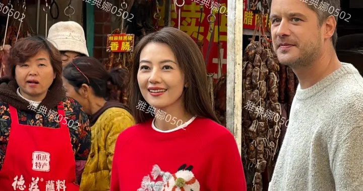 成都玉林菜市偶遇高圆圆，穿了件大红毛衣的她，年轻漂亮明艳动人