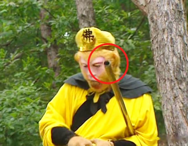 《西游记》中的穿帮镜头，看完笑到胃痛，原来当年我们都被骗了