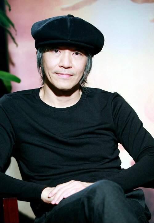 周星驰|周星驰也顶不住“金钱攻势”，官宣加盟真人秀，被质疑是卖情怀！