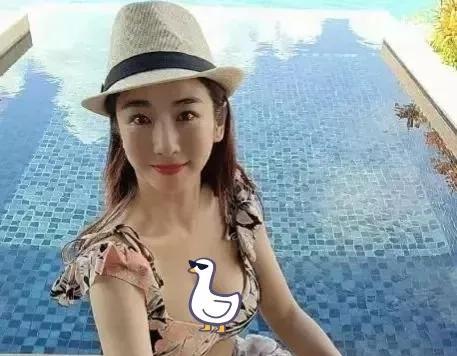 TVB|TVB女星梁雪湄转型旅游博主，相貌清纯身材傲人，堪称冻龄女神