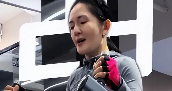 她才不是软柿子，谢娜直面身材争议，给所有“已婚女人”上了一课