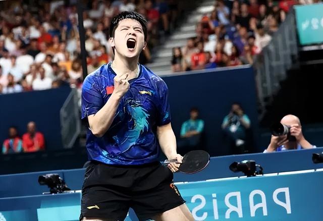 章子怡熬夜看运动会，陪运动员一起激动！惠英红彭昱畅观赛太上头