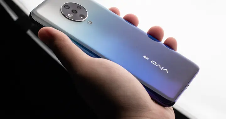 金屬中框+2k屏+IP68，iqoo新機終于補齊短板了，這波必須等