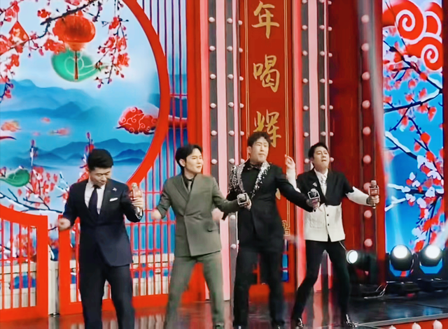 春晚|2023年辽宁春晚看点多：孟鹤堂周九良大跳黑桃A，冯巩调侃赵本山