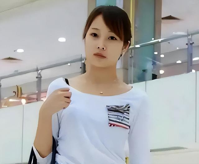 李思：被父亲李连杰抛弃，现在37岁的她不相信婚姻，依旧未婚