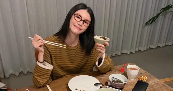 何穗分享在家带娃日常，一顿5菜一汤，产后体质变差脱发也很严重