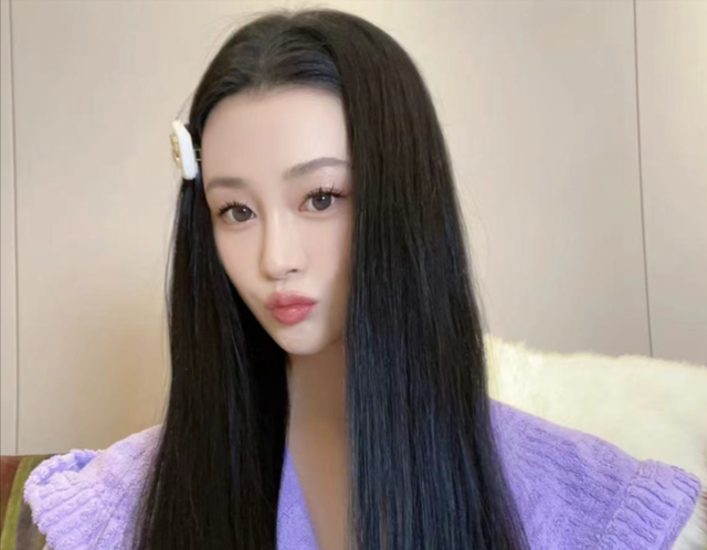 吴秀波|吴秀波小三晒近照！下巴整成锥子脸，出狱后生活质量未受影响