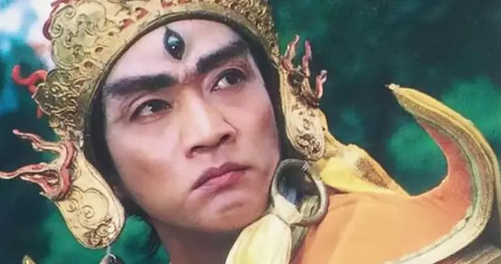 演“二郎神”出名，实际是特警教练，娶田径冠军，77岁仍精神矍铄