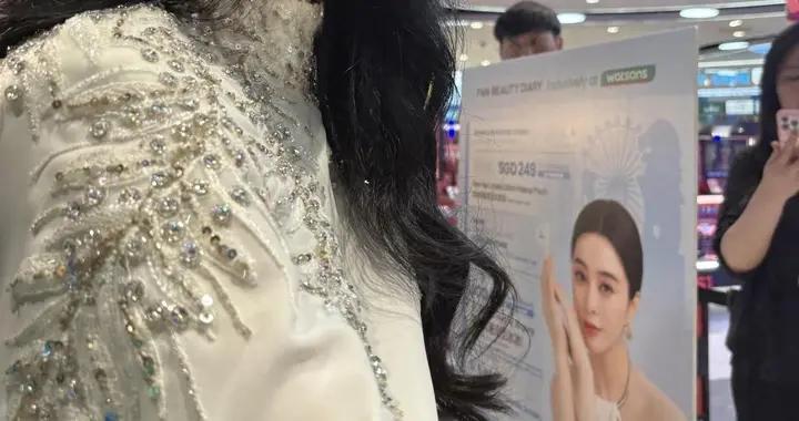 新加坡机场遇到女神，近距离看到44岁的她，气场还是不输当年