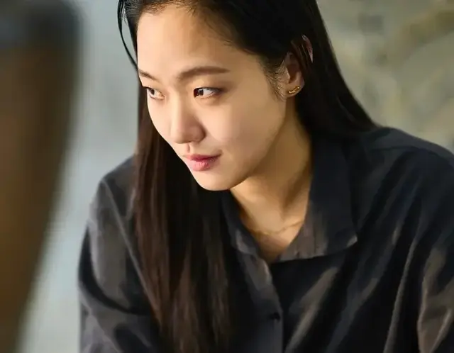 她出道被嘲丑，如今却成韩剧女神，更曾爱过大17岁的大叔男演员。