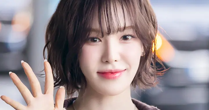 女星自曝留学凄惨生活：被同学孤立到躲厕所吃饭、每天柜子里偷哭