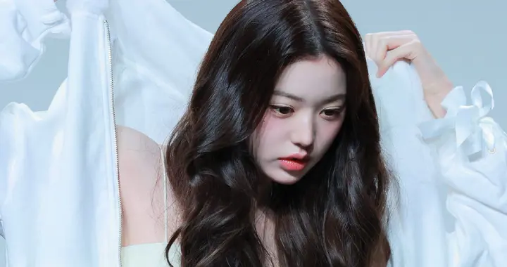 张元英线下水手服制服穿搭，少女感满满，清纯动人