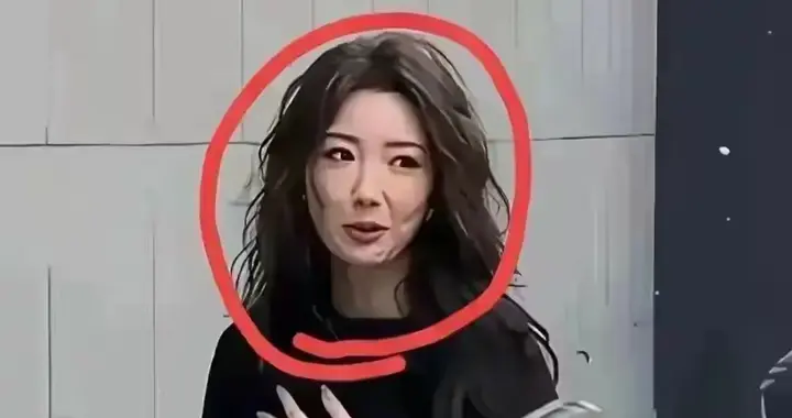 37岁毛晓彤医美后遗症，前脸肿胀，浓妆都遮不住！