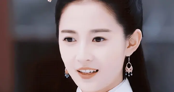 这一次，“过气演员”的残酷真相，在陈钰琪身上展现得淋漓尽致