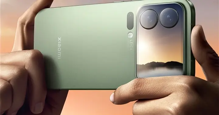 央视记者展示小米17 Pro的背屏玩法：联合国发言人发出惊呼