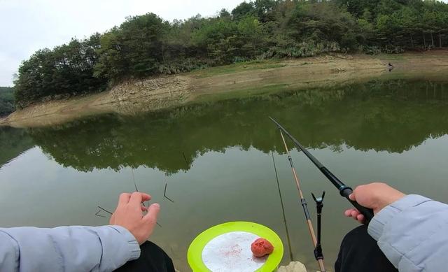 钓鱼新手买鱼竿，要避开的“五大坑”