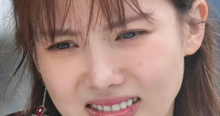 金晨这表情啥意思东西不好吃还是肚子疼？