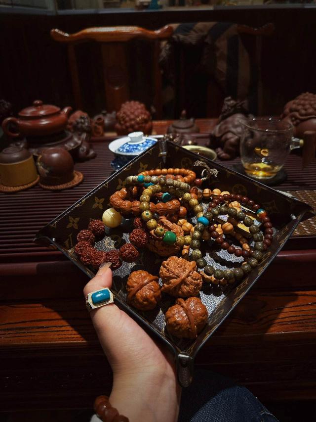 文玩手串褪色？揭秘保养秘诀，让宝贝永葆青春！