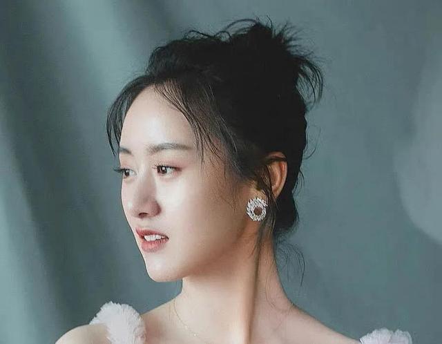 袁冰妍|袁冰妍，婀娜多姿