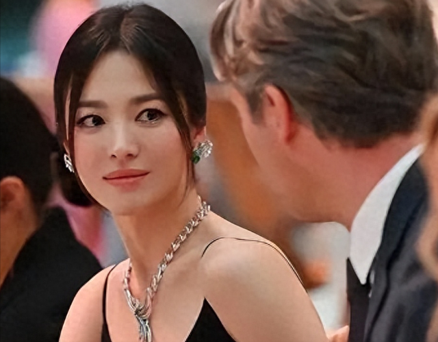 国民女神宋慧乔:被财阀控制的负面新闻缠身，其实韩国不止她一人