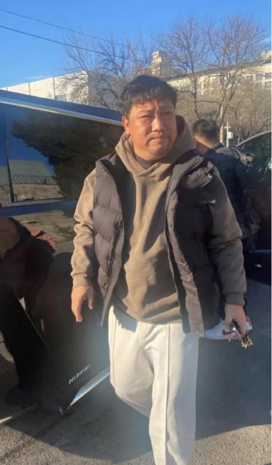 春晚|笑不活了，贾冰现身2024春晚彩排，我却要笑死在网友的评论区里