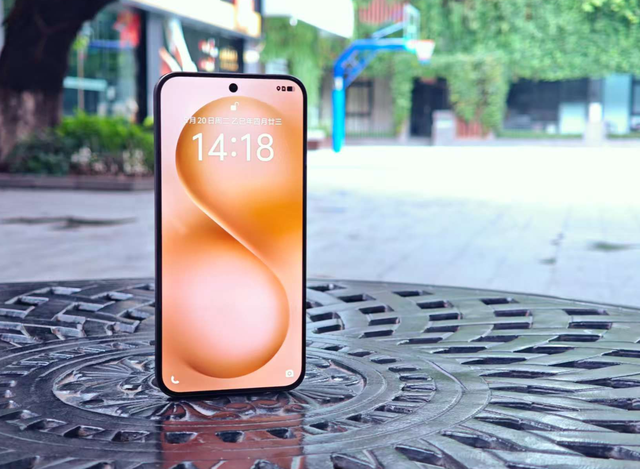 续航很强的小屏手机，6500mAh+潜望式长焦，2899元起！