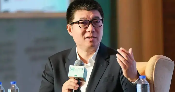 中戏院长郝戎风波升级，被扒两届艺考成绩雷同，易烊千玺牵连其中