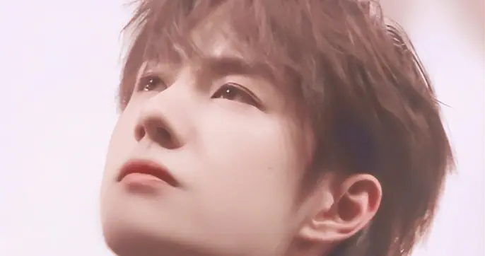 绝望的文盲刚两年，王一博就以这种方式登上神坛，官媒亲自确认