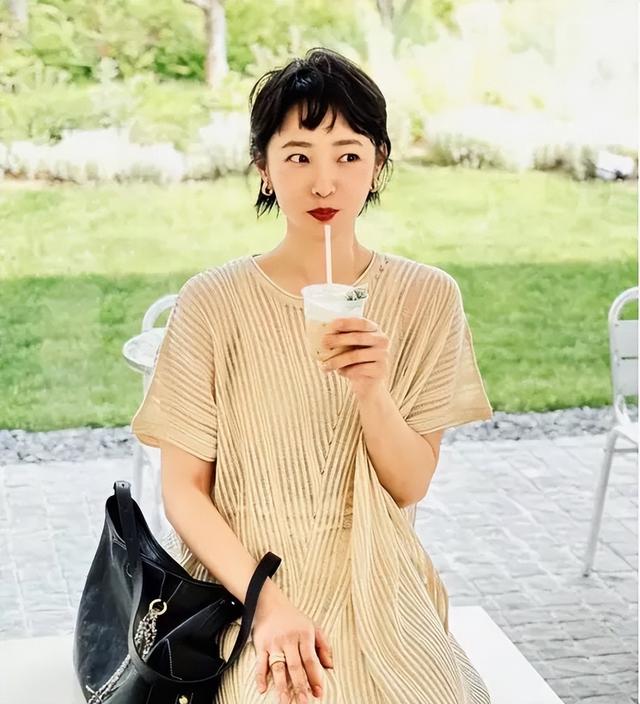 41岁白百合，再婚短发，元气满满，状态好到爆