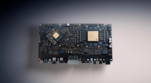 蔚来芯片大佬宣布离职，自研芯片之路增添变数？