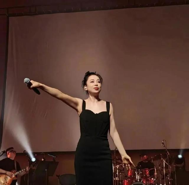 怎么回事，我那年过半百的妈怎么越来越年轻了？