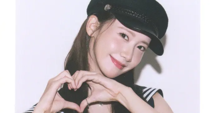 林允儿甜美贝雷帽造型